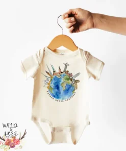 Future World Traveler Bodysuit, World Traveler Baby Onesie, Adventure Toddler Shirt, Pregnancy Reveal Onesie, Gender Neutral Baby Clothes